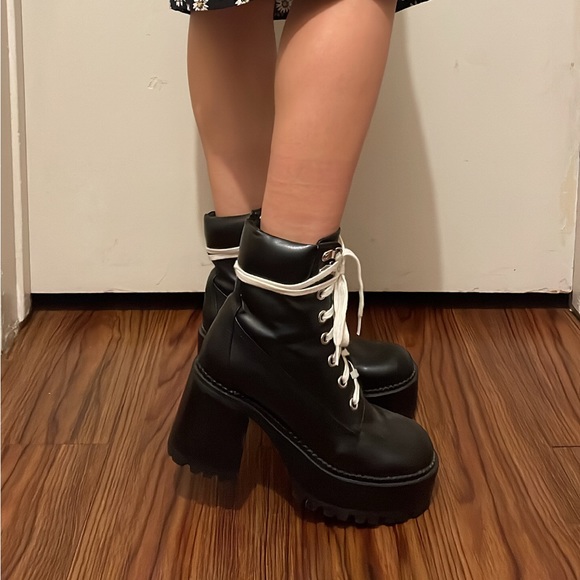 Dolls Kill Shoes - Dollskill Current Mood Chunky Hiker Boots